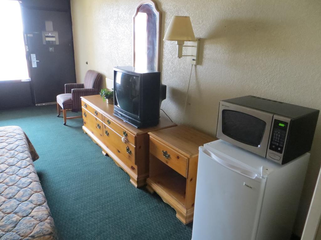 Budgetel Inn & Suites Macon Zewnętrze zdjęcie